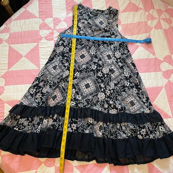 EUC papillon ruffle hem dress - Picture 4 of 5